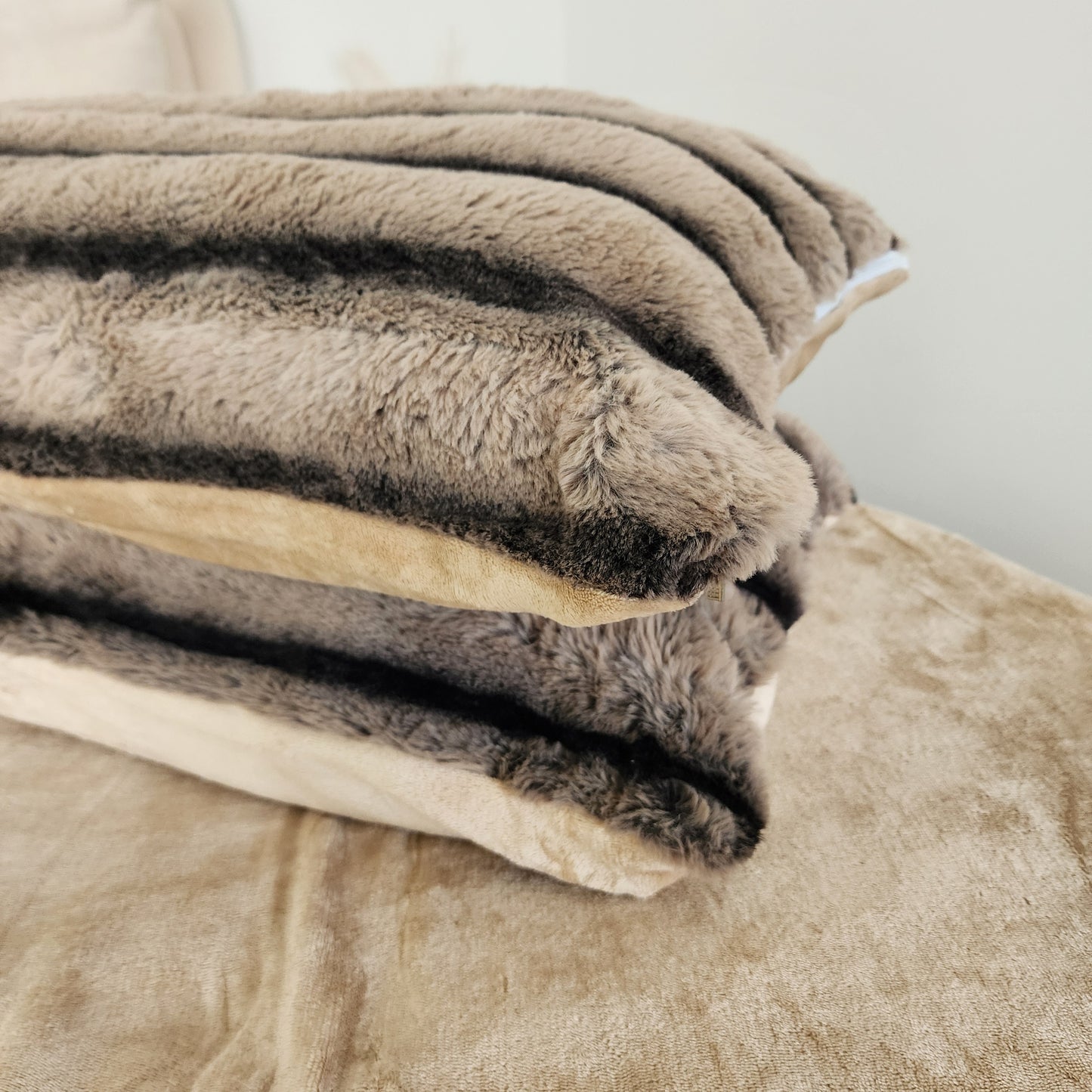 Sand Faux Fur Blanket